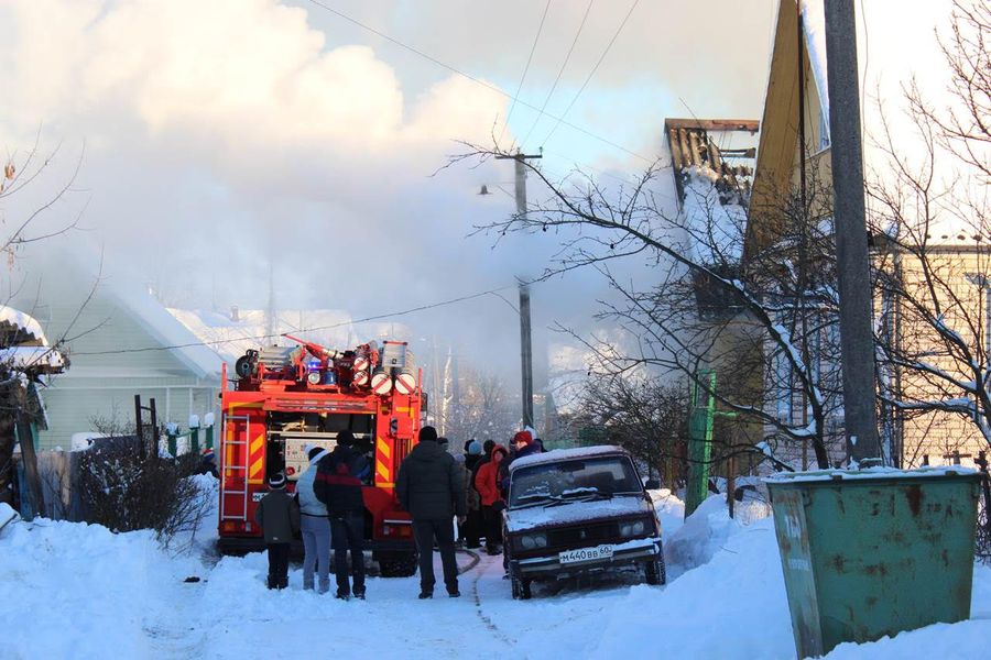 В результате пожара в Невеле погиб мужчина (фото + видео)