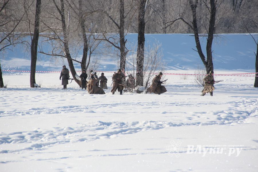 В Великих Луках реконструировали подвиг Александра Матросова (12+)(ФОТО)