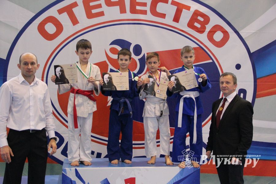 В Великих Луках прошли соревнования по дзюдо (ФОТО)