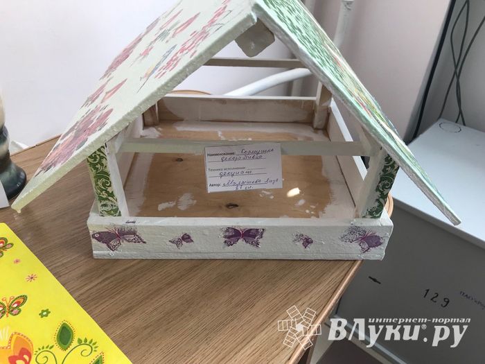 В школе №13 проходит выставка творческих работ учащихся (ФОТО)