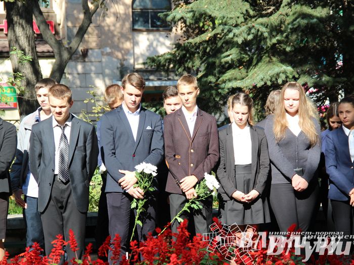 В Великих Луках воинов-интернационалистов наградили медалями