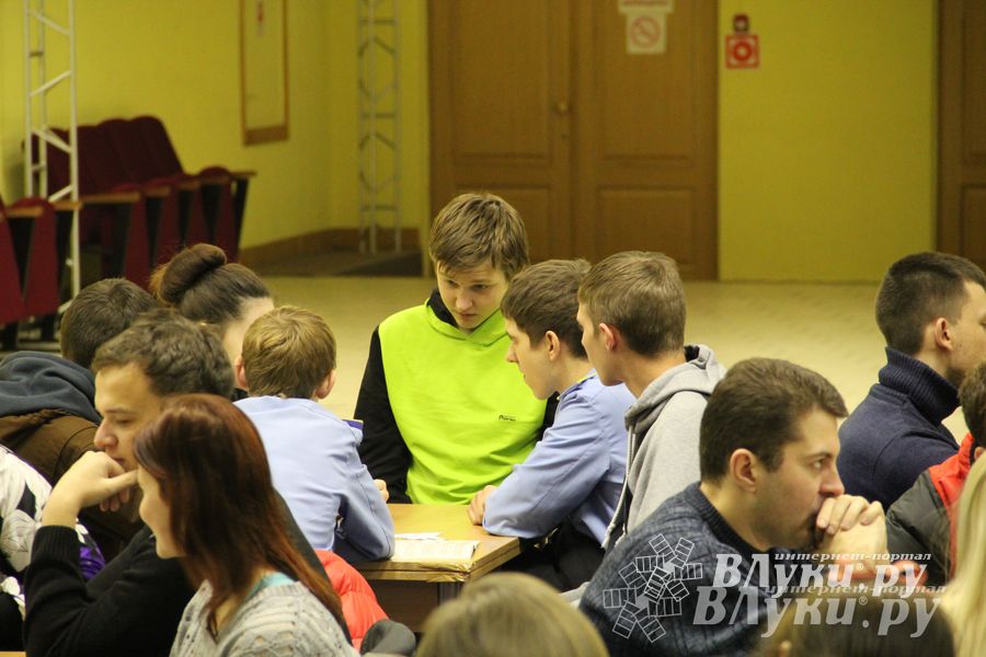 Четвертый тур игр «Что? Где? Когда?» состоялся вчера в ДК ЛК (фото)