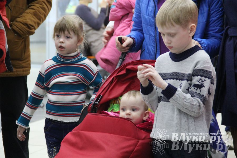 В ТЦ «Апельсин» прошла весенняя ночь распродаж