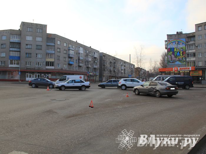 Фотофакт: ДТП на перекрестке Гагарина-Дьяконова