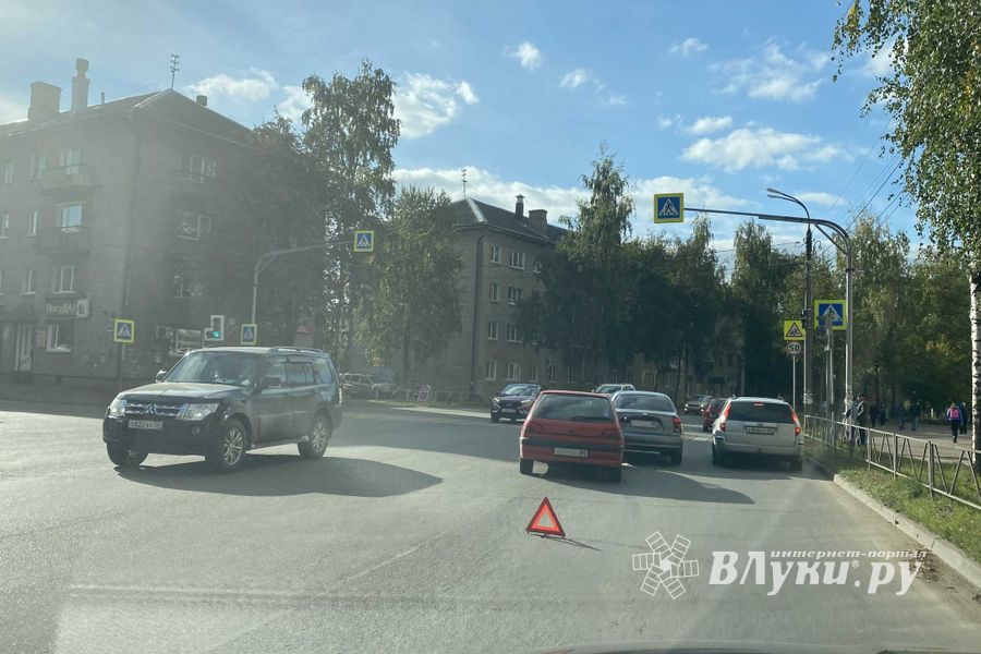 ДТП на перекрёстке Гагарина-Зверева (ФОТО)