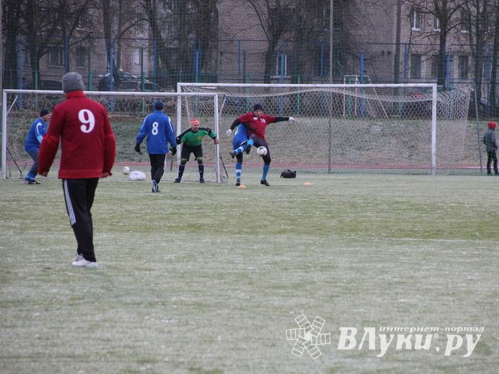 Боевая ничья в памятном футбольном матче (ФОТО)