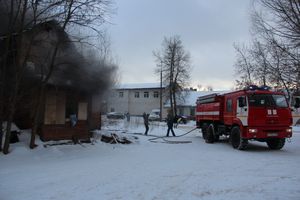 В Великих Луках горел жилой барак (ФОТО)