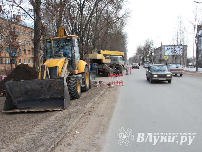 На пр. Гагарина идёт ремонт теплотрассы (ФОТО)