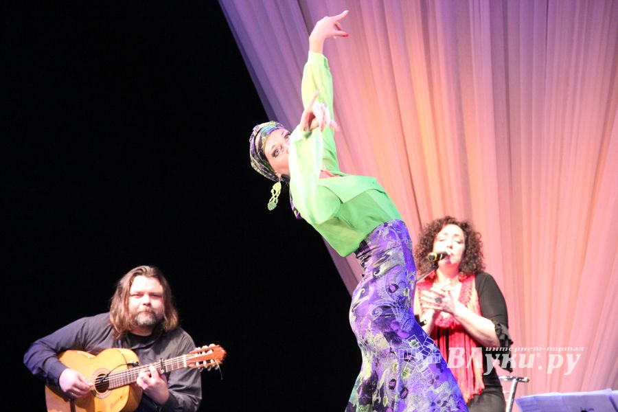 Музыканты De Las Llamas на сцене ДК ЛК 