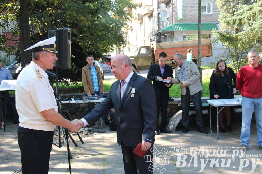 В Великих Луках воинов-интернационалистов наградили медалями