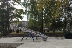 В Великих Луках продолжают ремонтировать площадь Калинина (фото)