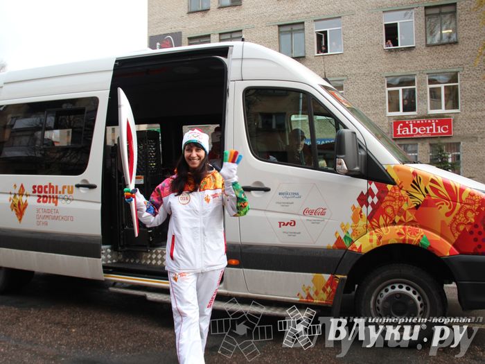 Эстафета Олимпийского огня в Изборске и Пскове