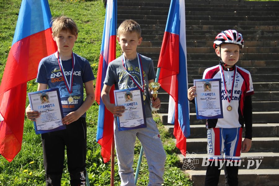 В Великих Луках чествовали лучших велосипедистов (ФОТО)