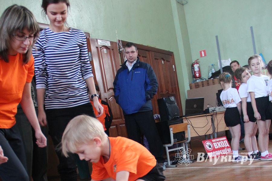 В Великих Луках стартовали спортивные соревнования среди дошколят «Юные олимпионики»