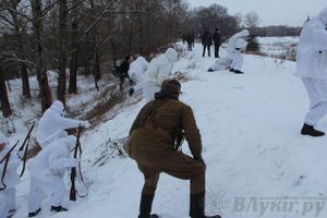 Реконструкция битвы за освобождение Великих Лук