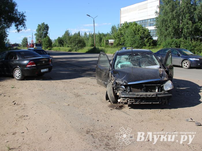 ДТП с участием трёх автомобилей на улице Гоголя (ФОТО)