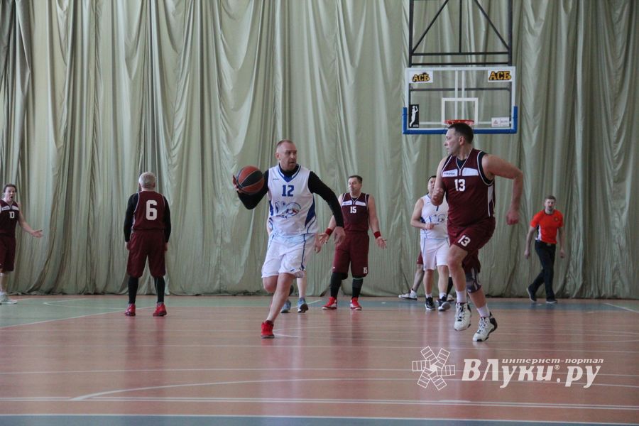 Великолучане одержали победу на межрегиональном турнире ветеранов баскетбола (ФОТО)