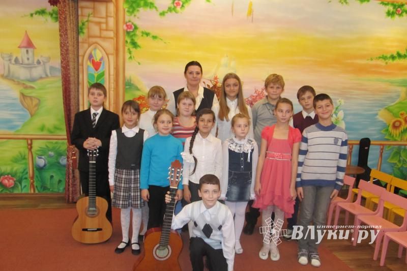 Великолукские юные музыканты посетили детский сад «Солнышко» (фото)