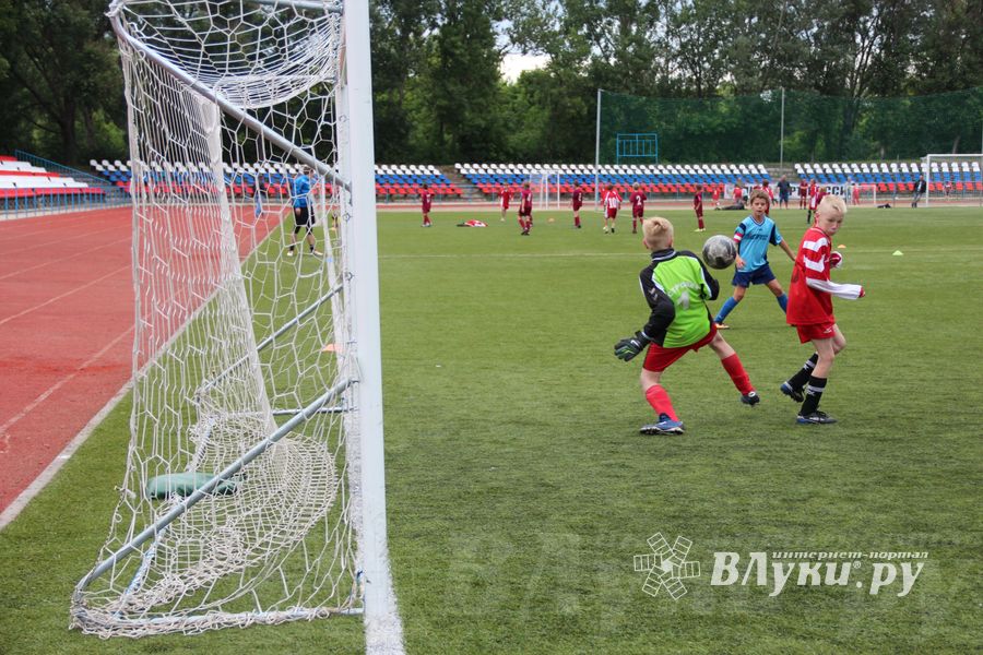 «Кожаный мяч» в Великих Луках