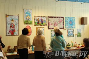 В Великих Луках открылась выставка «Масленица. Пасха. Весна» (фото)