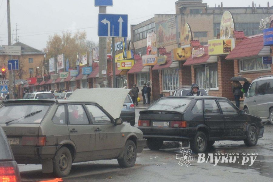 ДТП на пр.Октябрьском и ул.Дьяконова (ФОТО)