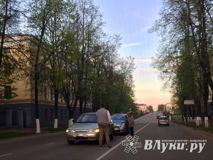 ФОТОФАКТ: ДТП в Великих Луках