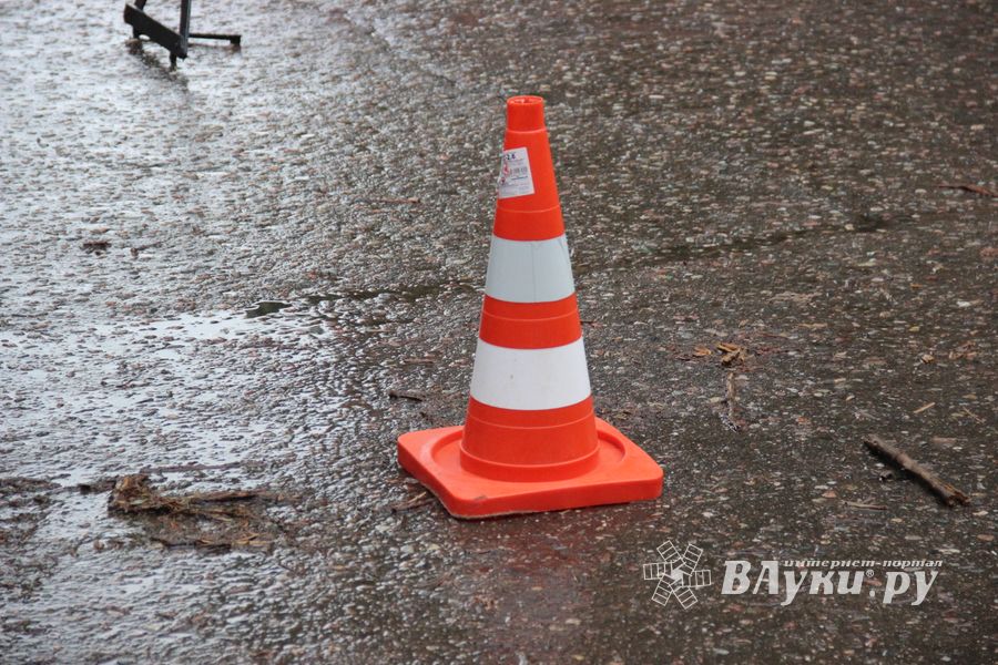 Chevrolet vs Chevrolet: автомобили не поделили улицу в Великих Луках (ФОТО)