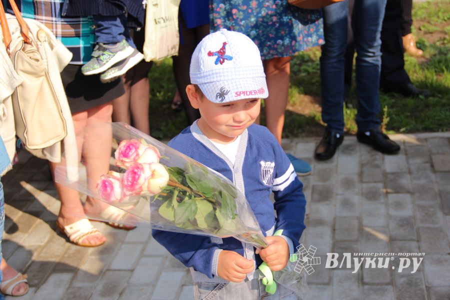 В Великих Луках открыли новый корпус школы №6 (ФОТО)