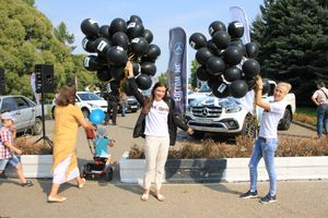 ​В Великих Луках в День Города прошла «Автовыставка 2018 - ЛЕТО» (ФОТО)