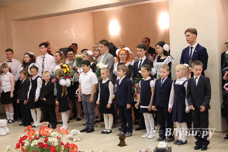 В школе №13 прошел «Последний звонок» (ФОТО)