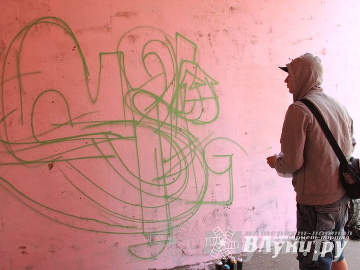 В Великих Луках прошел городской конкурс «Граффити — новый взгляд»