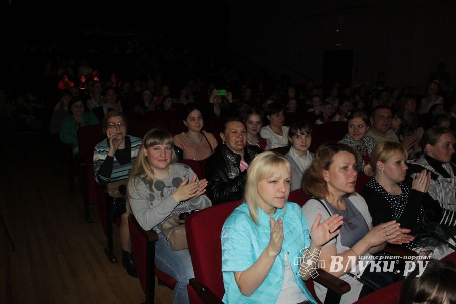 «Великолукская Веснянка» на сцене ДК ЛК