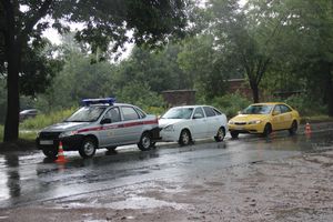 В ДТП на Новоселенинской столкнулись три автомобиля (ФОТО)