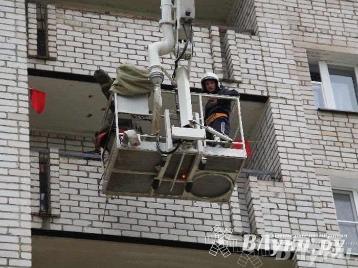 В Великих Луках прошли областные соревнования среди пожарных по спасению пострадавших