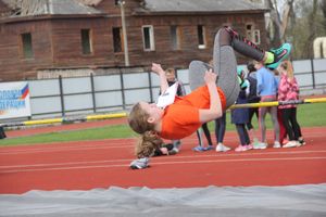 В Великих Луках проходят соревнования «Шиповка юных» (ФОТО)