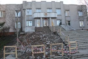 В Великих Луках ремонтирую ЗАГС