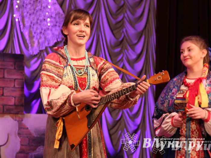 Рождественский концерт ансамбля «Заряница» прошел в Великих Луках (фото)