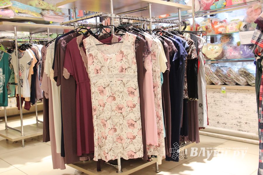 Кот Барон приготовил подарки для женщин