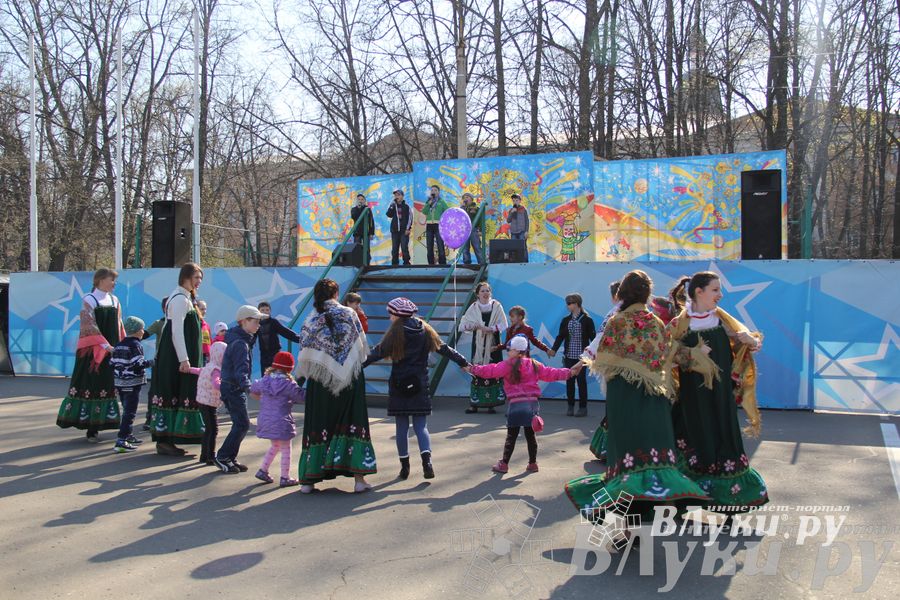 Традиционная весенняя ярмарка прошла в Великих Луках