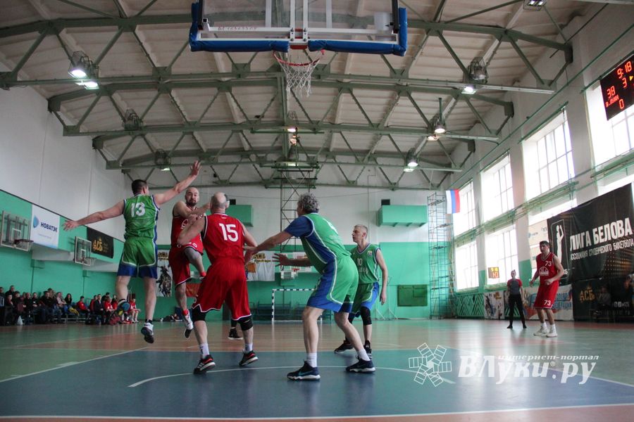 Великолучане — серебряные призеры межрегионального турнира ветеранов баскетбола (ФОТО)