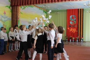 Воспитанники детского сада №23 почтили память воинов-заводчан (ФОТО)