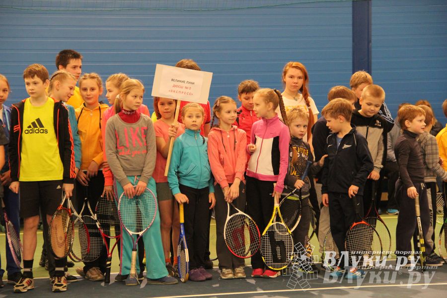 В Великих Луках прошло Первенство по большому теннису (фото)