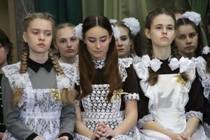 В Великих Луках прошли «Последние звонки» (ФОТО)