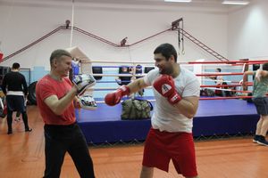 Боксёр Сергей Егоров стал временно баскетболистом (ФОТО)