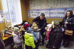 Гдовские спасатели встречали юных гостей (фото)