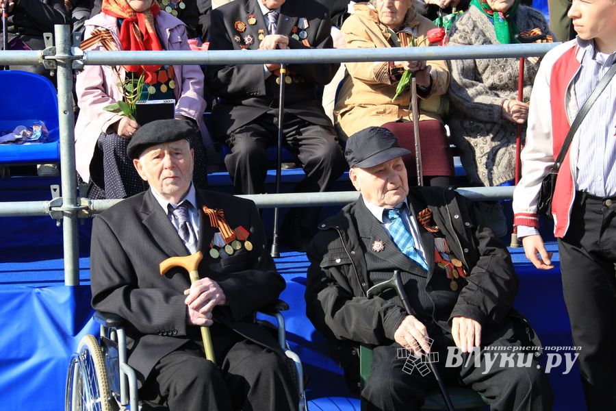 Великие Луки отмечают День Победы