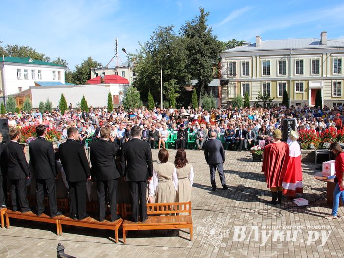 Празднование 850-летия началось в храмах Великих Лук (ФОТО)