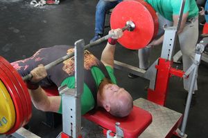 В Великих Луках состоялись Чемпионат и Первенство Псковской области по жиму штанги лежа (ФОТО)