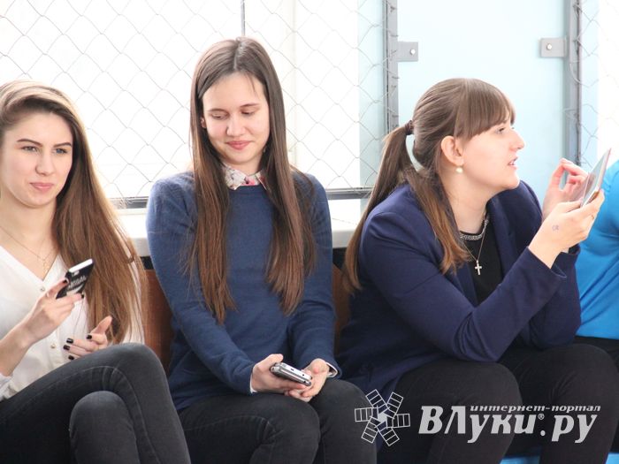 Конкурс «А ну-ка, парни!» прошёл в великолукской гимназии (фото)