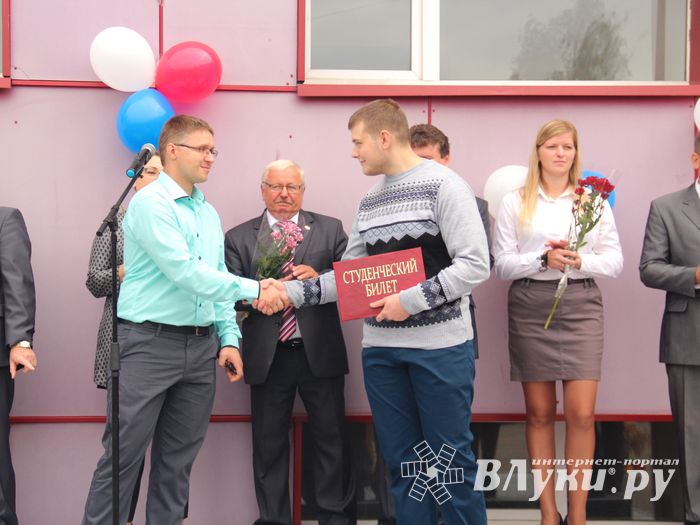 ВГСХА встретила первокурсников пирогами (ФОТО)